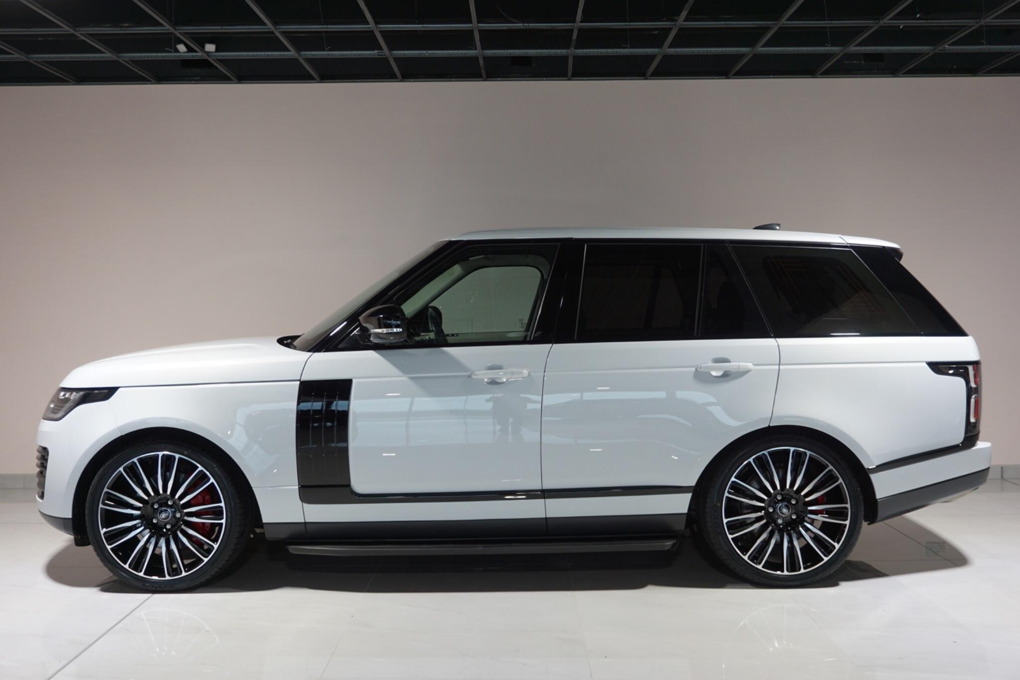 Land Rover Range Rover 2.0 P400e 13.1kWh Vogue SUV 5dr Petrol Plug-in Hybrid Auto 4WD Euro 6 (s/s) (404 ps)